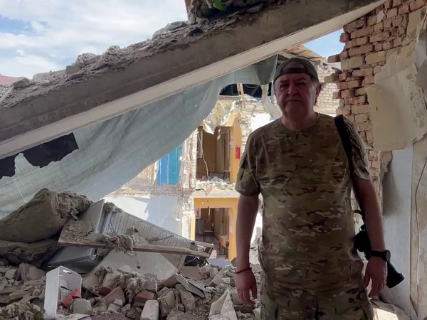 Председатель РДФ Дмитрий Лиханов прибыл на место трагедии в Старобельске